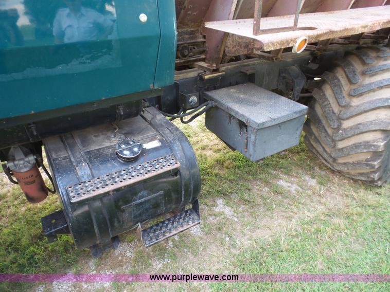 image for item K3603 1980 Ford 8000 applicator truck