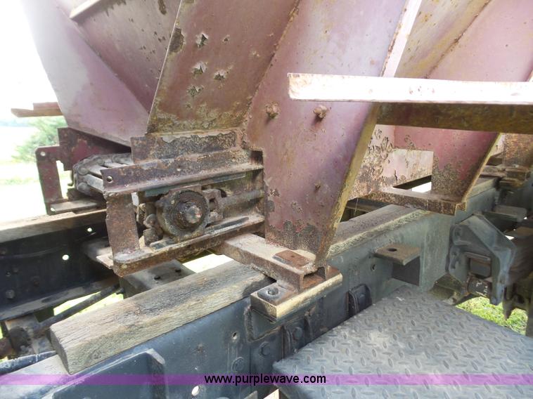 image for item K3603 1980 Ford 8000 applicator truck