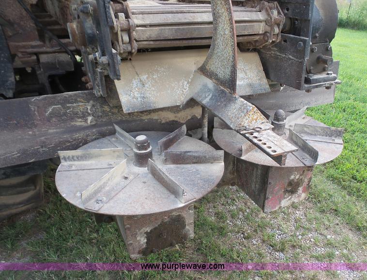 image for item K3603 1980 Ford 8000 applicator truck