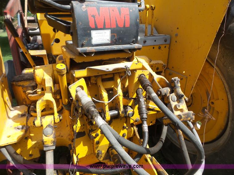 image for item K3611 1969 Minneapolis Moline Super M670 tractor