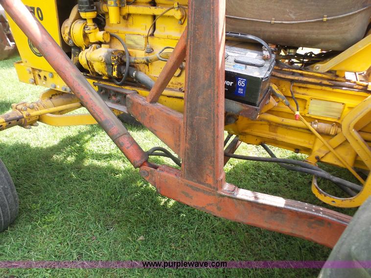 image for item K3611 1969 Minneapolis Moline Super M670 tractor