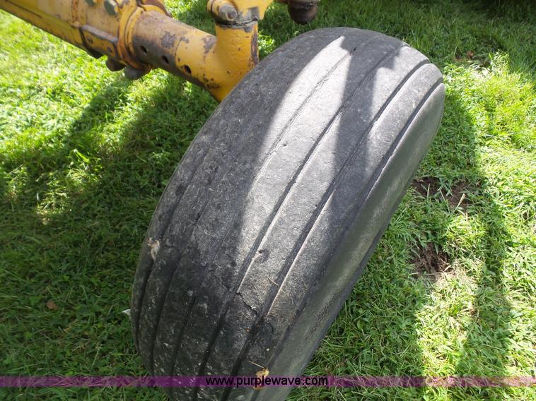 image for item K3611 1969 Minneapolis Moline Super M670 tractor