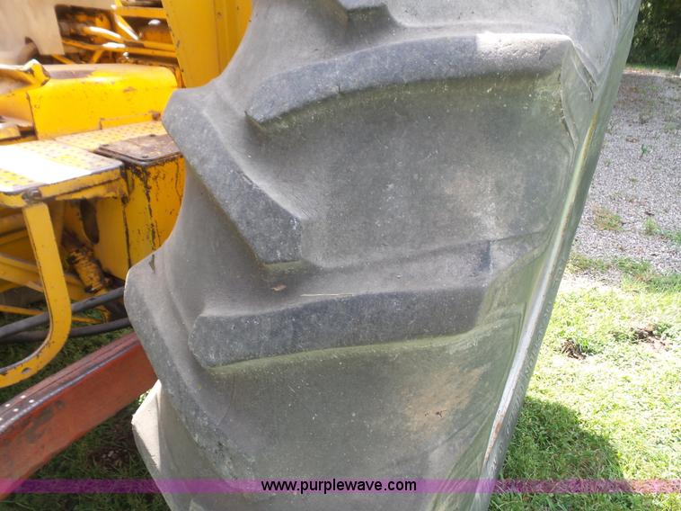 image for item K3611 1969 Minneapolis Moline Super M670 tractor