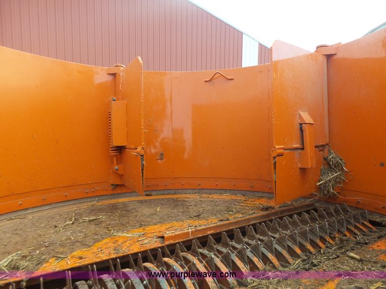 image for item K5705 2014 Valmetal Agri Chopper 5600  bale processor