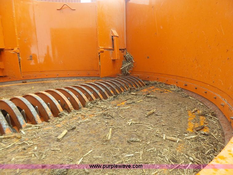 image for item K5705 2014 Valmetal Agri Chopper 5600  bale processor