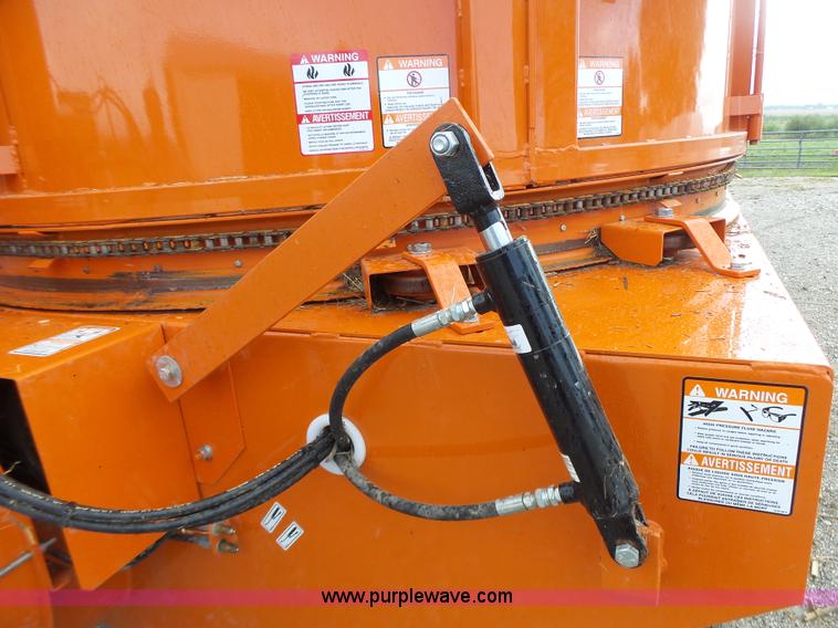 image for item K5705 2014 Valmetal Agri Chopper 5600  bale processor