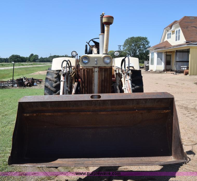 image for item L2600 Case 1030 tractor