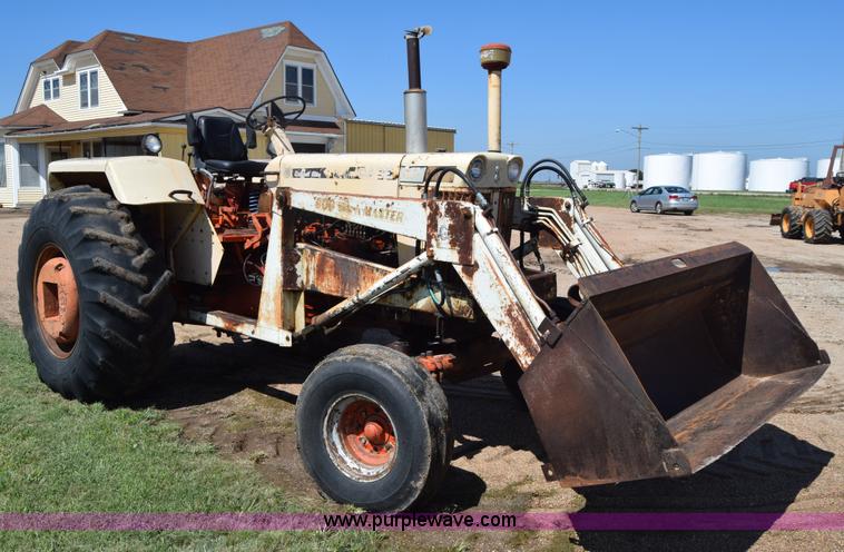 image for item L2600 Case 1030 tractor