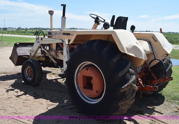 image for item L2600 Case 1030 tractor