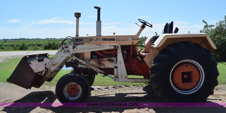 image for item L2600 Case 1030 tractor