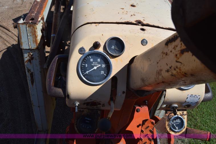 image for item L2600 Case 1030 tractor