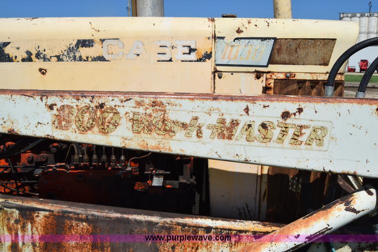 image for item L2600 Case 1030 tractor