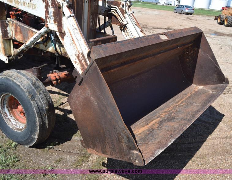 image for item L2600 Case 1030 tractor