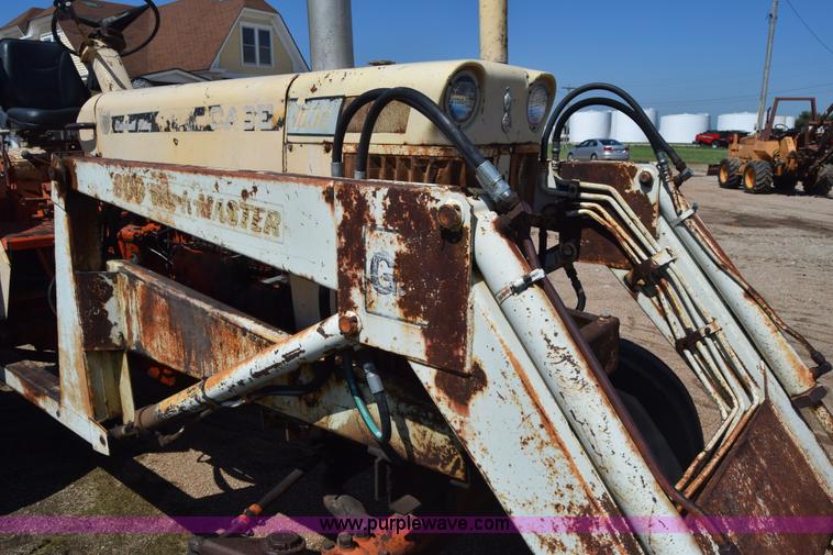 image for item L2600 Case 1030 tractor