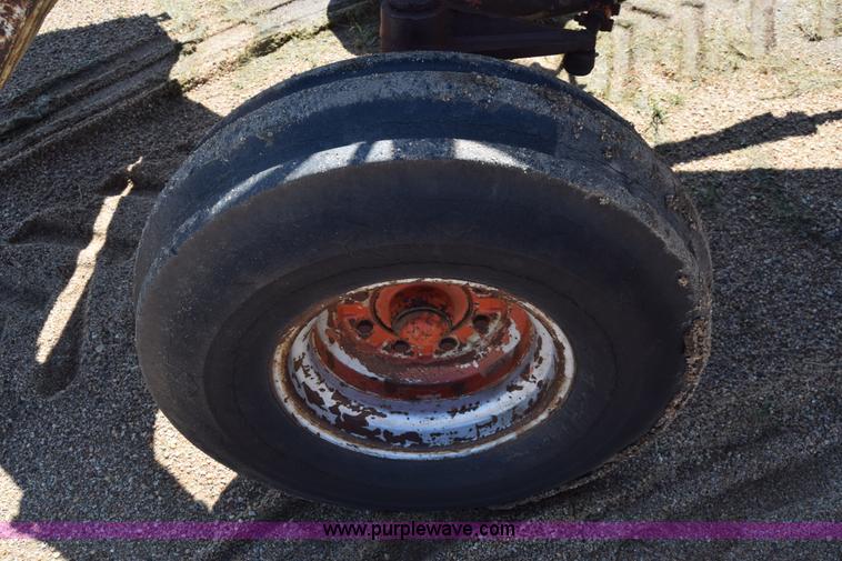 image for item L2600 Case 1030 tractor