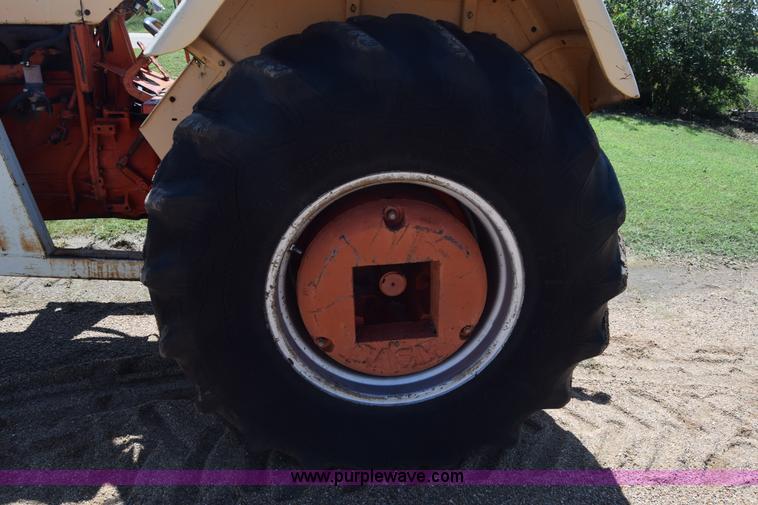 image for item L2600 Case 1030 tractor