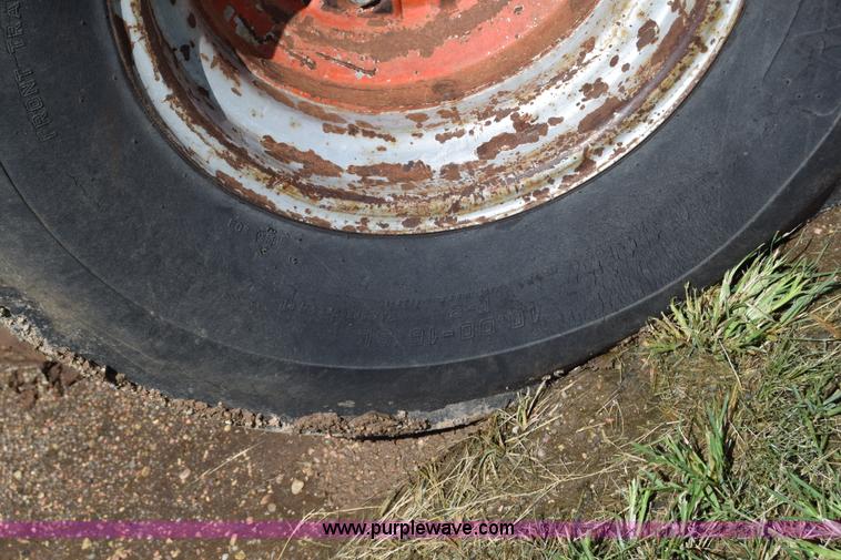 image for item L2600 Case 1030 tractor