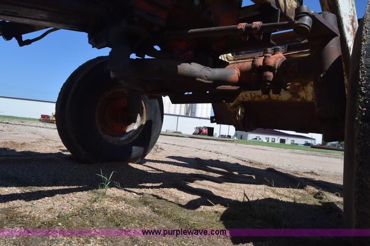 image for item L2600 Case 1030 tractor