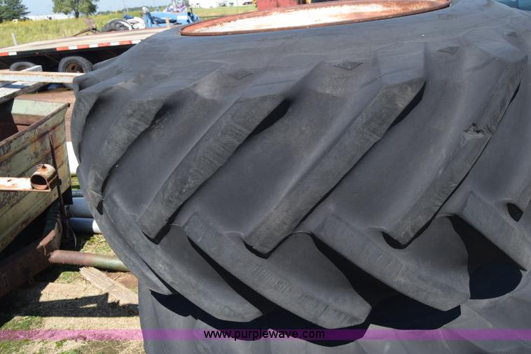 image for item L2600 Case 1030 tractor