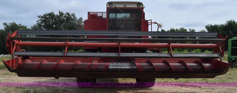 image for item L2606 Case IH 1460 combine