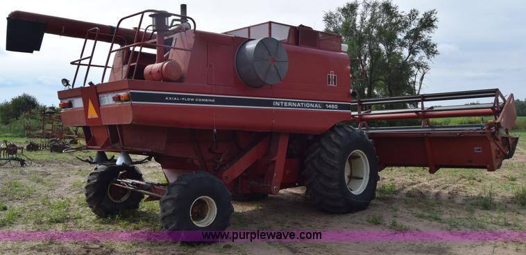 image for item L2606 Case IH 1460 combine