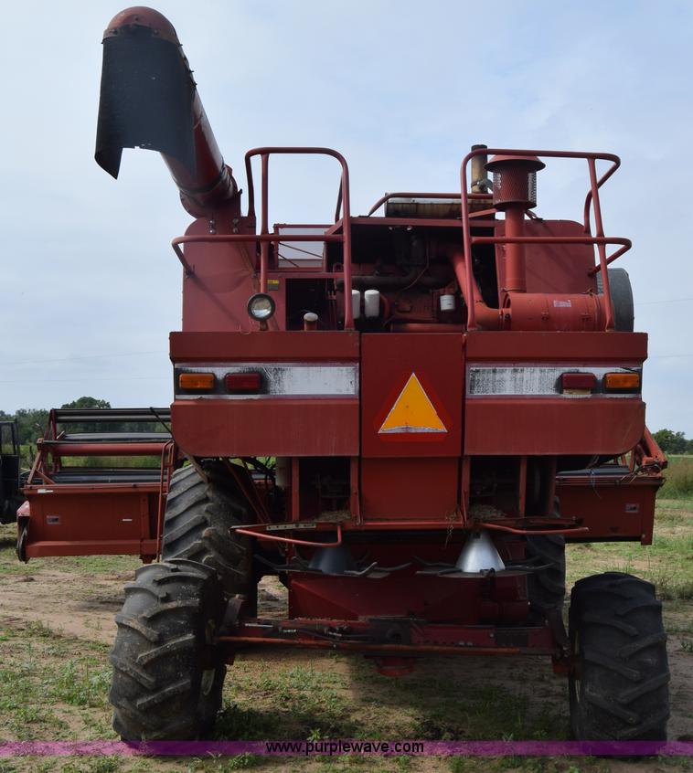 image for item L2606 Case IH 1460 combine