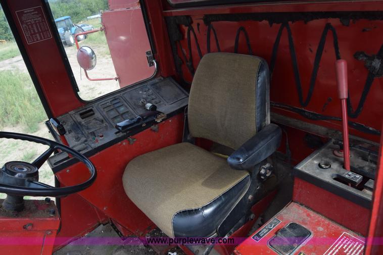 image for item L2606 Case IH 1460 combine