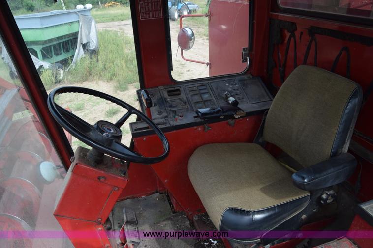 image for item L2606 Case IH 1460 combine