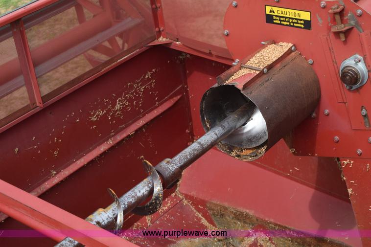 image for item L2606 Case IH 1460 combine