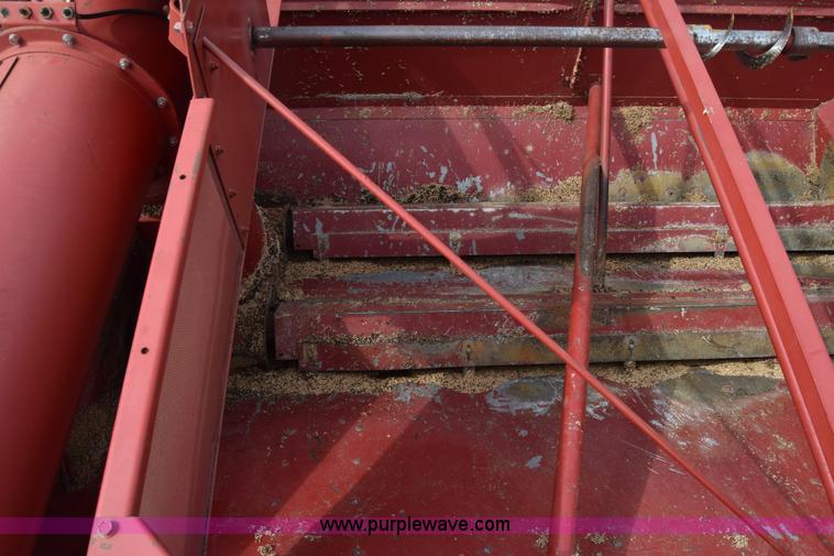 image for item L2606 Case IH 1460 combine