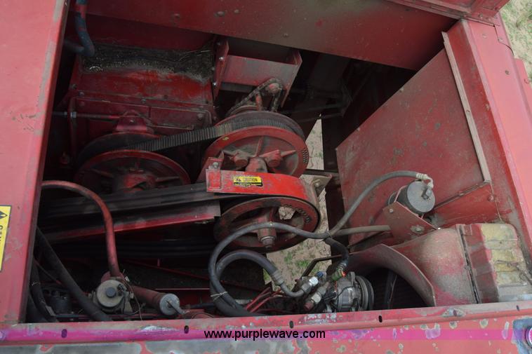 image for item L2606 Case IH 1460 combine