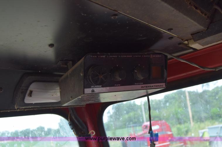 image for item L2606 Case IH 1460 combine