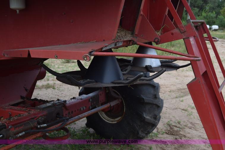 image for item L2606 Case IH 1460 combine