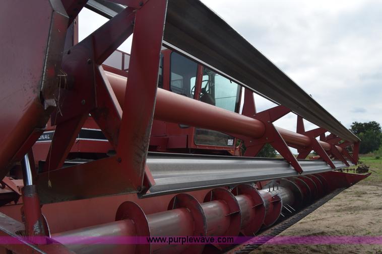 image for item L2606 Case IH 1460 combine