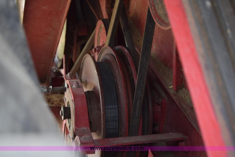 image for item L2606 Case IH 1460 combine