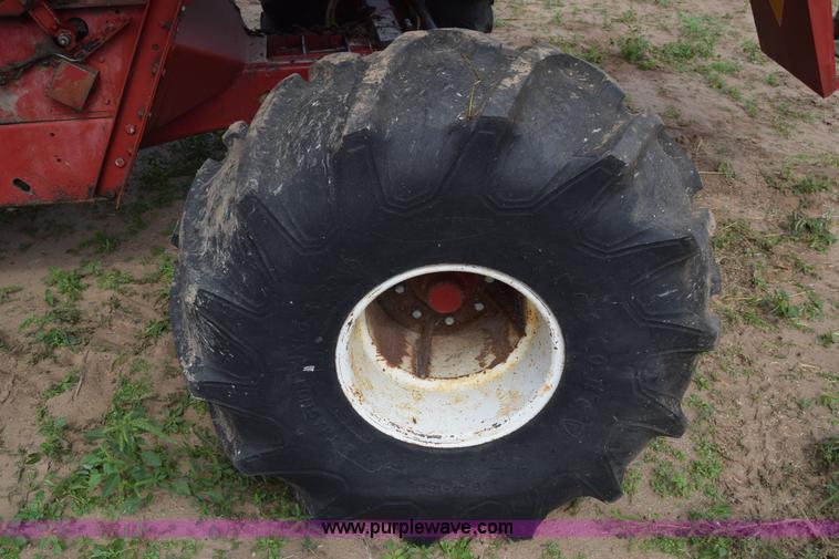 image for item L2606 Case IH 1460 combine