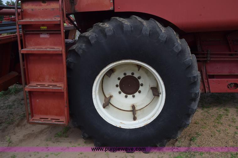 image for item L2606 Case IH 1460 combine