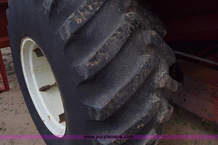 image for item L2606 Case IH 1460 combine