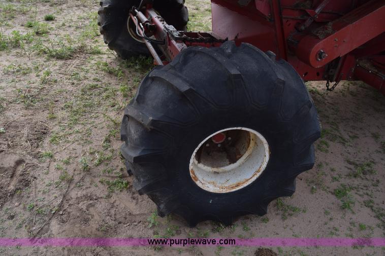 image for item L2606 Case IH 1460 combine