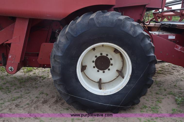 image for item L2606 Case IH 1460 combine