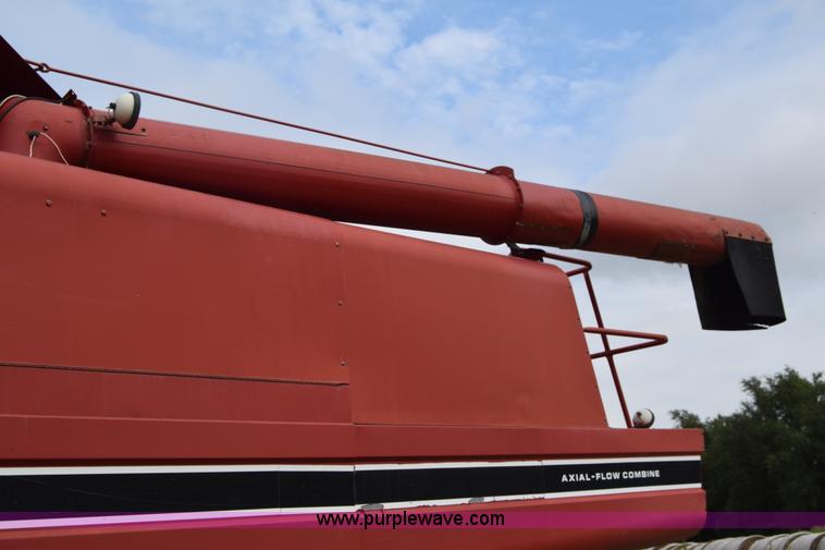 image for item L2606 Case IH 1460 combine