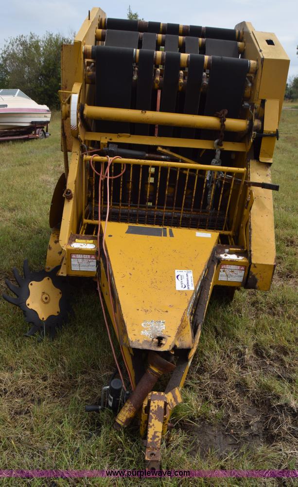 image for item L2617 1980 Vermeer 504G round baler
