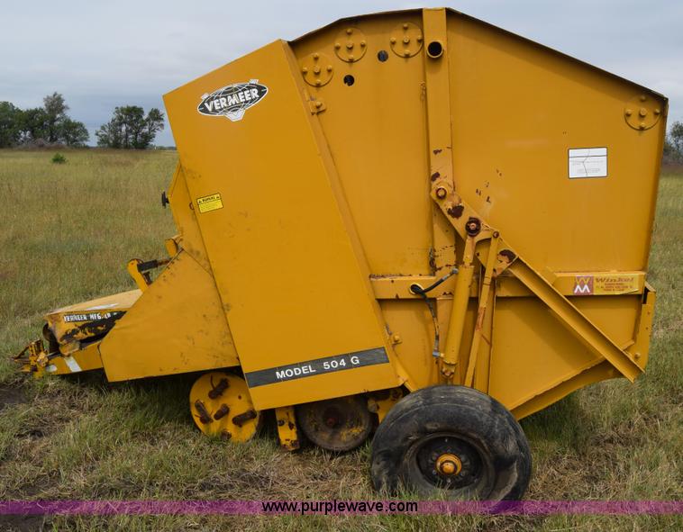 image for item L2617 1980 Vermeer 504G round baler