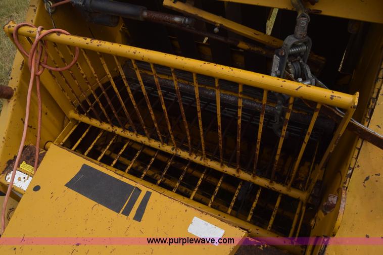 image for item L2617 1980 Vermeer 504G round baler