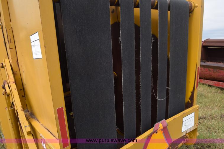 image for item L2617 1980 Vermeer 504G round baler