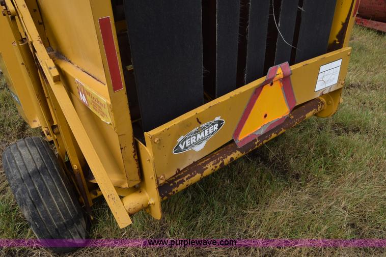 image for item L2617 1980 Vermeer 504G round baler