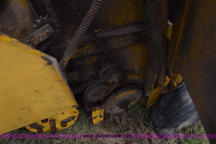 image for item L2617 1980 Vermeer 504G round baler