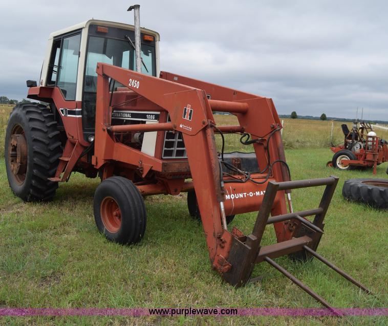 image for item L2631 International 1086 tractor