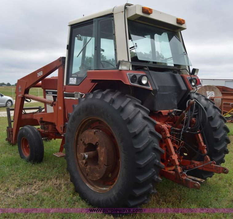 image for item L2631 International 1086 tractor