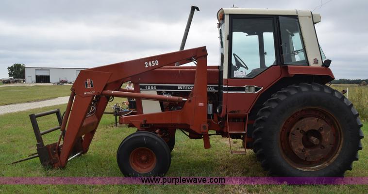 image for item L2631 International 1086 tractor